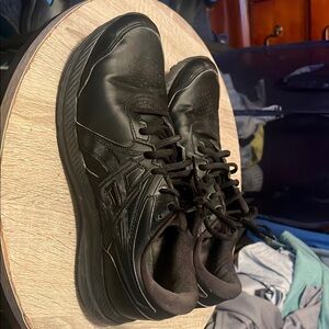 Men's Black Athletic Shoes